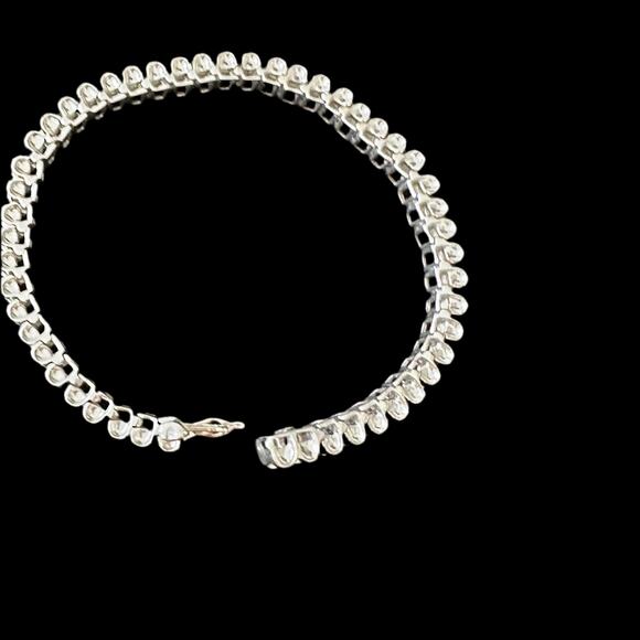 14K WHITE GOLD AND 4 cttw DIAMOND BRACELET 5.75 mm wide - Picture 2 of 5